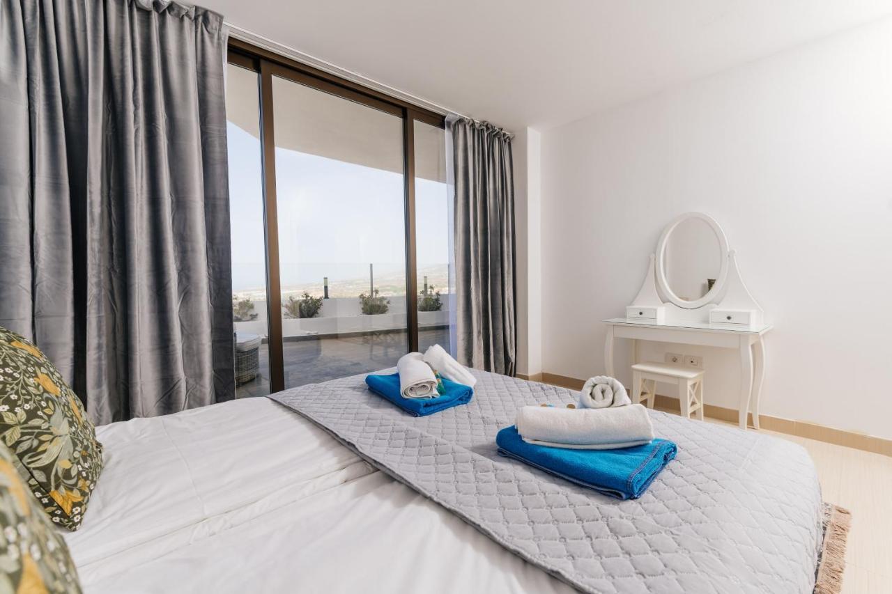 Sunset White Villa - Ocean View, Jakuzzi, Heated Pool, Air-Conditioning, Grill Playa de las Americas (Tenerife) Exterior foto