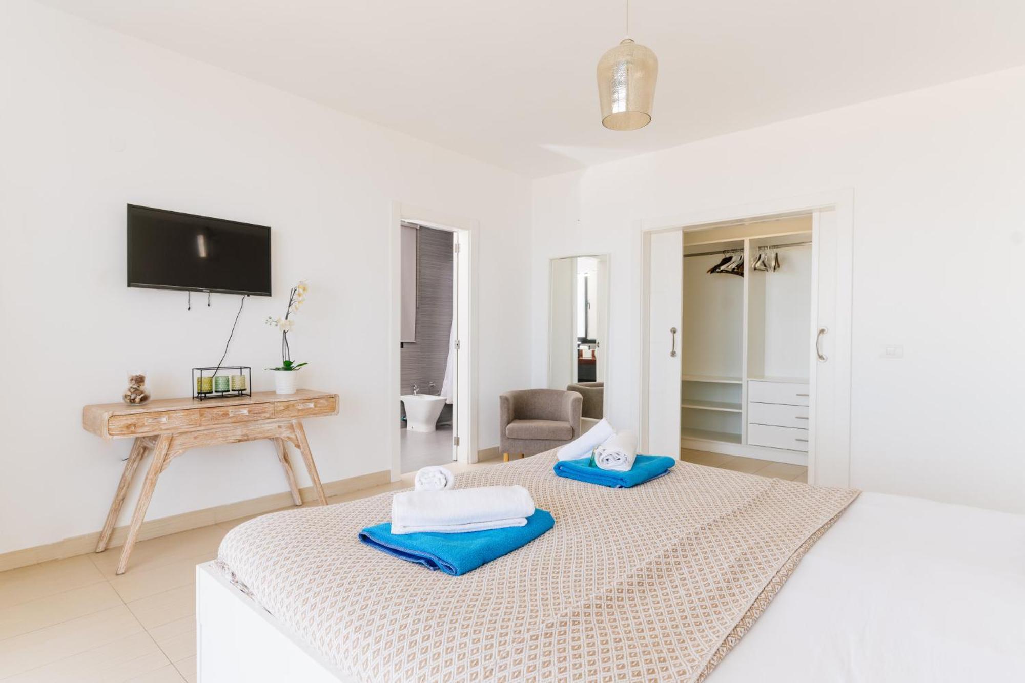 Sunset White Villa - Ocean View, Jakuzzi, Heated Pool, Air-Conditioning, Grill Playa de las Americas (Tenerife) Exterior foto